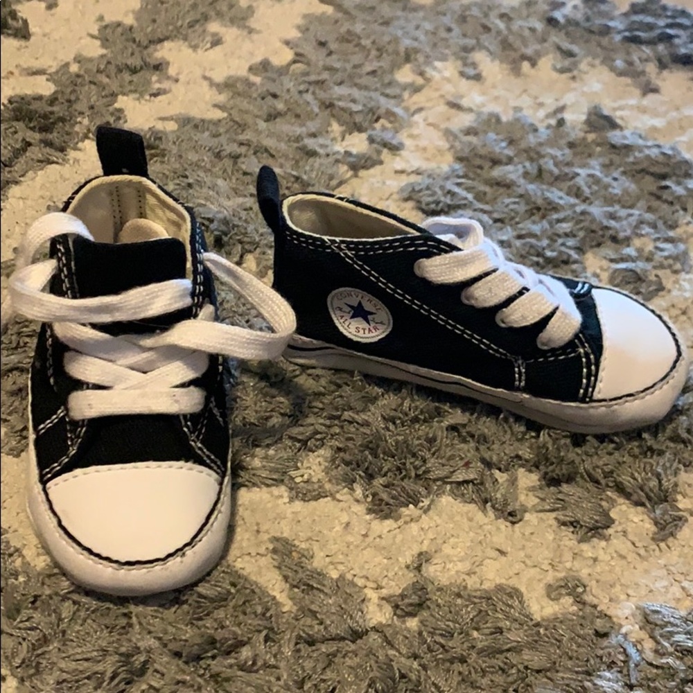 VGC chuck/converse crib shoes black s4 hightop